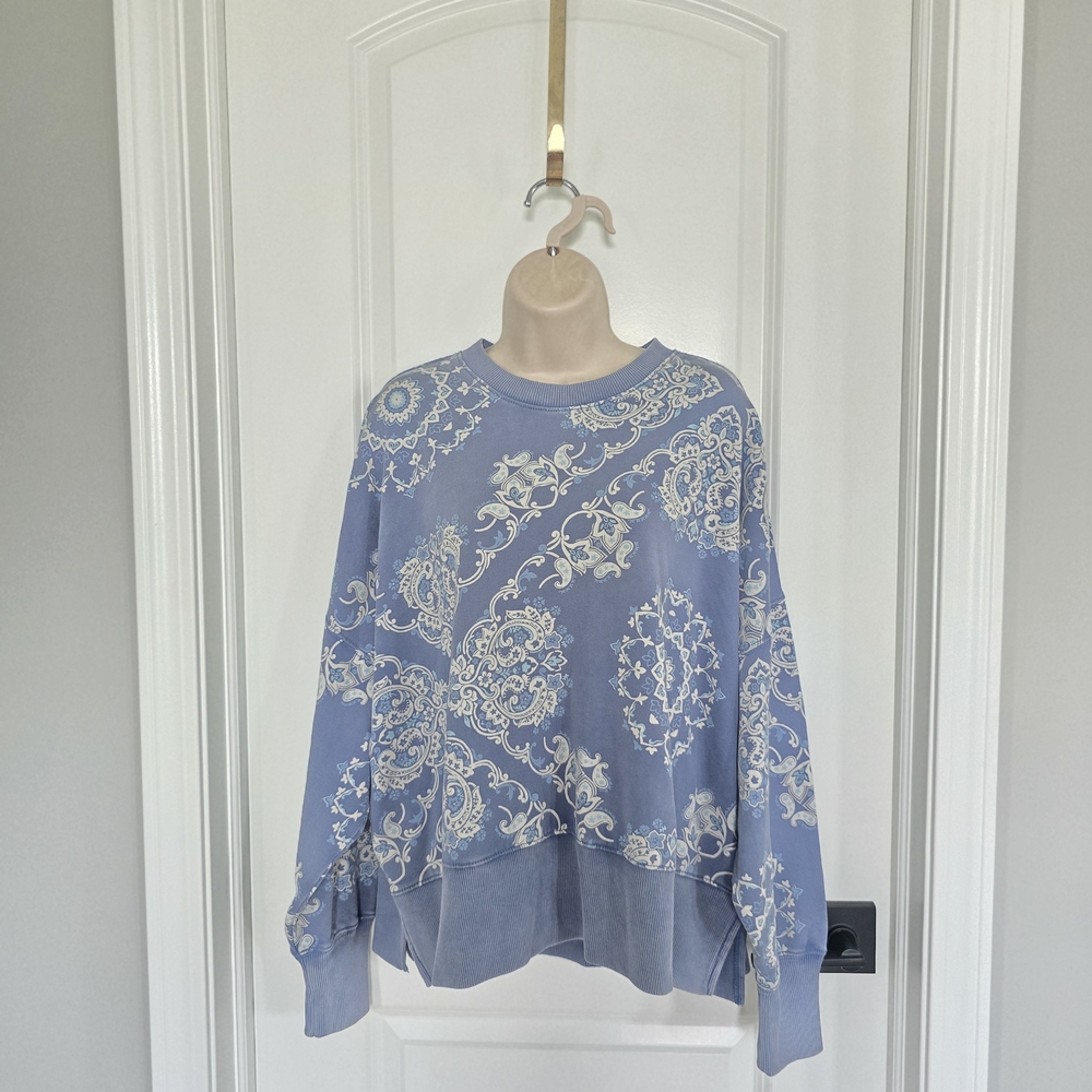 NWT American Eagle Outfitters Blue Paisley Sweatshirt Sz XS
